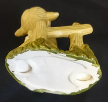 Lade das Bild in den Galerie-Viewer, SAMMELFIGUR "Bäuerin mit Gänsen" - Keramik / Steingut, Bauermädchen mit Gänsen (G)