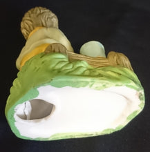 Lade das Bild in den Galerie-Viewer, SAMMELFIGUR "Holzfäller" - Keramik / Steingut, Junger Holzfäller im Wald (G)