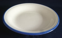 Lade das Bild in den Galerie-Viewer, SUPPENTELLER - Keramik / Steingut, Blauer Dekorrand