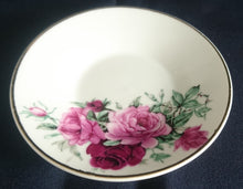 Lade das Bild in den Galerie-Viewer, UNTERTASSE - Porzellan, Rosen Blumenstrauß Goldrand Dekor