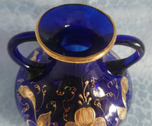 Lade das Bild in den Galerie-Viewer, AMPHORENVASE - Hartglas, Handbemalt, Blumen Blüten Goldrand Dekor