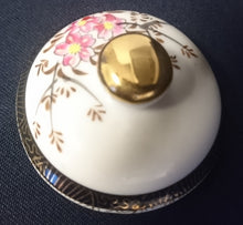 Lade das Bild in den Galerie-Viewer, BEHÄLTERDECKEL - Porzellan, Blumenblüten Pflanzen Abstrakt Dekorrand Goldener Knauf