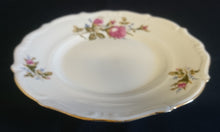 Lade das Bild in den Galerie-Viewer, DESSERTTELLER - Porzellan, Rosen Blumenblüten Pflanzen Relief Gewölbte Form Goldrand Dekor