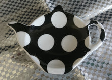 Lade das Bild in den Galerie-Viewer, ABLAGETELLERCHEN "Polkadot" - Porzellan, Abstrakt Kreise Teekannen Form Dekor