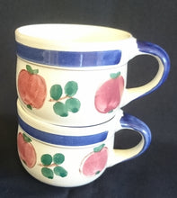 Lade das Bild in den Galerie-Viewer, KAFFEETASSE - Keramik / Steingut, "Ammerland Ceracron Sekunda" - Keramik / Steingut, Apfel Äpfel Zweige Blätter Linien Striche Balken Motiv Dekor