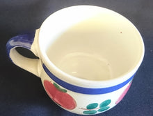 Lade das Bild in den Galerie-Viewer, KAFFEETASSE - Keramik / Steingut, "Ammerland Ceracron Sekunda" - Keramik / Steingut, Apfel Äpfel Zweige Blätter Linien Striche Balken Motiv Dekor