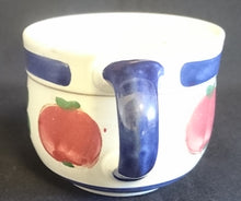 Lade das Bild in den Galerie-Viewer, KAFFEETASSE - Keramik / Steingut, "Ammerland Ceracron Sekunda" - Keramik / Steingut, Apfel Äpfel Zweige Blätter Linien Striche Balken Motiv Dekor