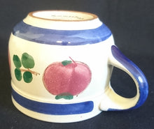 Lade das Bild in den Galerie-Viewer, KAFFEETASSE - Keramik / Steingut, "Ammerland Ceracron Sekunda" - Keramik / Steingut, Apfel Äpfel Zweige Blätter Linien Striche Balken Motiv Dekor