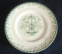 Lade das Bild in den Galerie-Viewer, UNTERTASSE "Sekunda Jeverland Reepsholt"- Porzellan, Relief Pflanzen Wappen Dekor
