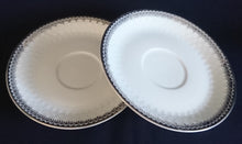 Lade das Bild in den Galerie-Viewer, 2er Set 3er KAFFEEGEDECKE - Porzellan, Platinrand Abstrakter Geometrisches Muster Relief Dekor