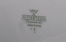 Lade das Bild in den Galerie-Viewer, DESSERTTELLER - Porzellan, Relief Goldrand Dekor