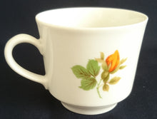 Lade das Bild in den Galerie-Viewer, KAFFEETASSE - Porzellan, Flora Blumen Blüten Rosen Knospen Pflanzen Motiv Dekor
