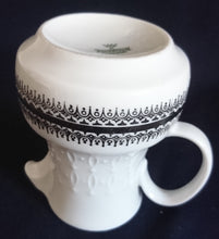 Lade das Bild in den Galerie-Viewer, 3er Set MILCHKÄNNCHEN & ZUCKERDOSE MIT DECKEL - Porzellan, Platinrand Abstrakter Geometrisches Muster Relief Dekor