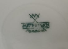 Lade das Bild in den Galerie-Viewer, ZUCKERDOSE OHNE DECKEL - Porzellan, Flora Pflanzen Rosenblumen Blüten Motiv Relief Rand Dekor