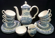 Lade das Bild in den Galerie-Viewer, 22 Teiliges KAFFEESERVICE "Country Life" - Keramik / Steingut (Fine Staffordshire Ware), Englisches Landleben Scenen Motiv Dekor, Hand graviert