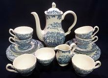 Lade das Bild in den Galerie-Viewer, KAFFEETASSE "Country Life" - Keramik / Steingut (Fine Staffordshire Ware), Englisches Landleben Scenen Motiv Dekor, Hand graviert