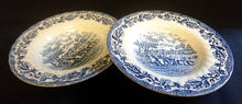 Lade das Bild in den Galerie-Viewer, 2er Set SUPPENTELLER "Country Life" - Keramik / Steingut (Fine Staffordshire Ware), Englisches Landleben Scenen Motiv Dekor, Hand graviert
