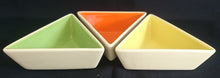 Lade das Bild in den Galerie-Viewer, 3er Set DESSERTSCHALEN "Villa Loca" - Keramik / Steingut, Zweifärbiges Dreieckige Form Design Dekor