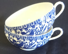 Lade das Bild in den Galerie-Viewer, 3er TEEGEDECK - Porzellan, Abstraktes Girlanden Vogel Blumenblüten Motiv Dekor