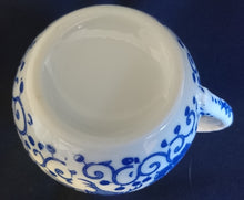 Lade das Bild in den Galerie-Viewer, 3er Set MILCHKÄNNCHEN & ZUCKERDOSE MIT DECKEL - Porzellan, Abstraktes Girlanden Vogel Blumenblüten Motiv Dekor