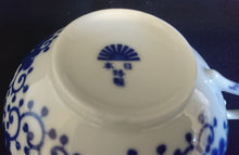 Lade das Bild in den Galerie-Viewer, 3er TEEGEDECK - Porzellan, Abstraktes Girlanden Vogel Blumenblüten Motiv Dekor