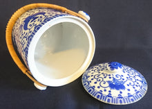 Lade das Bild in den Galerie-Viewer, VORRATSSBEHÄLTER MIT DECKEL & GRIFF - Porzellan, Abstraktes Girlanden Vogel Blumenblüten Motiv Dekor