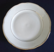Lade das Bild in den Galerie-Viewer, DESSERTTELLER - Porzellan, Mehrfacher Goldränder Gewölbter Tellerand Dekor