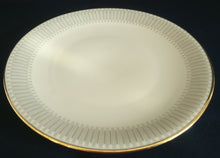 Lade das Bild in den Galerie-Viewer, DESSERTTELLER - Porzellan, Goldrand Linien Striche Punkte Relief Motiv Dekor