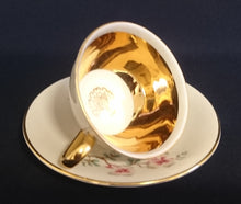 Lade das Bild in den Galerie-Viewer, 2teiliges MOCCA SAMMELGEDECK - Porzellan, Klassisch Style, Vogel Tier Pflanzen Dekor