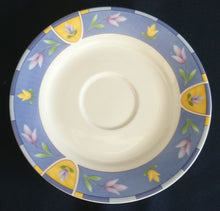 Lade das Bild in den Galerie-Viewer, UNTERTASSE "Betty" - Porzellan, Pflanzen Tulpen Blumenblüten Flora Abstrakt Motiv Dekor