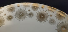 Lade das Bild in den Galerie-Viewer, PLATZTELLER - Porzellan, Abstrakt Kreise / Goldrand Dekor
