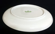 Lade das Bild in den Galerie-Viewer, SAMMELTELLERCHEN UNTERSETZER - Porzellan, Blumen Blüten Pflanzen Geige Cello Motiv Dekor