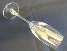 Lade das Bild in den Galerie-Viewer, GETRÄNKEGLAS "Di Vino" - Hartglas, Schriftzug Motiv Dekor