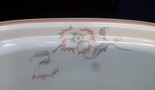 Lade das Bild in den Galerie-Viewer, SERVIERPLATTE "Winifred" - Porzellan, Blumen / Linien Klassisch Dekor