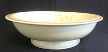Lade das Bild in den Galerie-Viewer, SCHÜSSEL "Winifred" - Blumen / Linien Klassisch Dekor