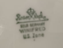 Lade das Bild in den Galerie-Viewer, KAFFEEKANNE MIT DECKEL "Winifred" - Porzellan, Blumen / Linien Klassisch Dekor