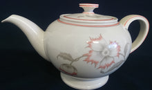 Lade das Bild in den Galerie-Viewer, 2er Set MILCHKÄNNCHEN & ZUCKERDOSE MIT DECKEL - "Winifred" - Porzellan, Blumen / Linien Klassisch Dekor