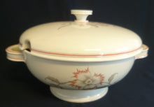 Lade das Bild in den Galerie-Viewer, SUPPENTERRINE MIT DECKEL "Winifred - Porzellan, Blumen / Linien Klassisch Dekor