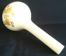 Lade das Bild in den Galerie-Viewer, BLUMENVASE "Studio Linie" "Romanze" - Porzellan, Blumenstrauß Blüten Waben Relief Motiv Dekor, Björn Wiinblad Design