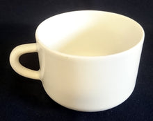 Lade das Bild in den Galerie-Viewer, KAFFEETASSE - Porzellan, Lilien Blumen Blüten Pflanzen Motiv Dekor