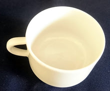 Lade das Bild in den Galerie-Viewer, KAFFEETASSE - Porzellan, Lilien Blumen Blüten Pflanzen Motiv Dekor