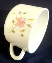 Lade das Bild in den Galerie-Viewer, KAFFEETASSE - Porzellan, Lilien Blumen Blüten Pflanzen Motiv Dekor