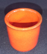 Lade das Bild in den Galerie-Viewer, EIERBECHER "Tirol" - Keramik / Steingut, Einfärbiges Dekor, Handbemalt