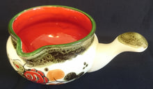 Lade das Bild in den Galerie-Viewer, SOßENGIEßER "Tirol" - Keramik / Steingut, Rosen Motiv Dekor, Handbemalt