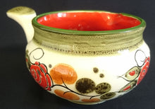 Lade das Bild in den Galerie-Viewer, SOßENGIEßER "Tirol" - Keramik / Steingut, Rosen Motiv Dekor, Handbemalt