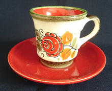 Lade das Bild in den Galerie-Viewer, 2er Set KAFFEETASSEN "Tirol" - Keramik / Steingut, Rosen Motiv Dekor, Handbemalt