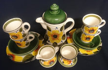 Lade das Bild in den Galerie-Viewer, 3er KAFFEEGEDECK "Madeira" - Keramik / Steingut, Sonnenblumen Blüten Pflanzen Motiv Randdekor, Handbemalt
