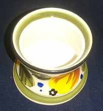 Lade das Bild in den Galerie-Viewer, 2er Set MILCHKÄNNCHEN & ZUCKERDOSE OHNE DECKEL "Madeira" - Keramik / Steingut, Sonnenblumen Blüten Pflanzen Motiv Randdekor, Handbemalt