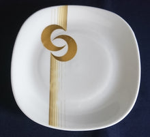 Lade das Bild in den Galerie-Viewer, DESSERTTELLER - Porzellan, Buchstaben C Viertelmond Streifen Motiv Dekor