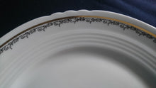 Lade das Bild in den Galerie-Viewer, DESSERTTELLER - Porzellan, Goldrand Linien Abstrakt Ranken Girlanden Motiv Dekor
